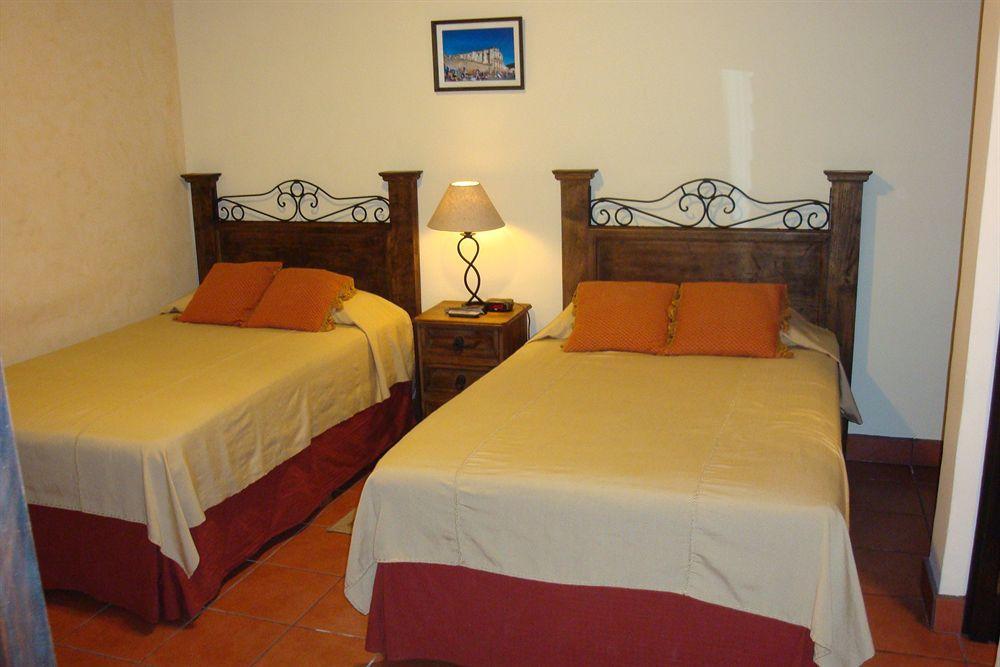 Hotel Meson Del Valle By Ahs Antigua ภายนอก รูปภาพ